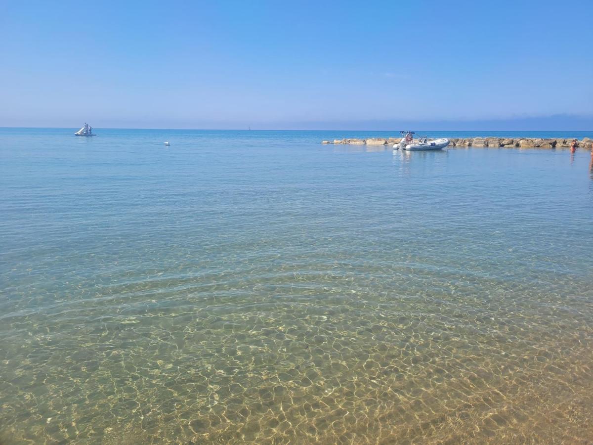 Villa Rimini - Seaview & Roman Holidays Apartments - Garden&Beach 300Mt Анцио Экстерьер фото